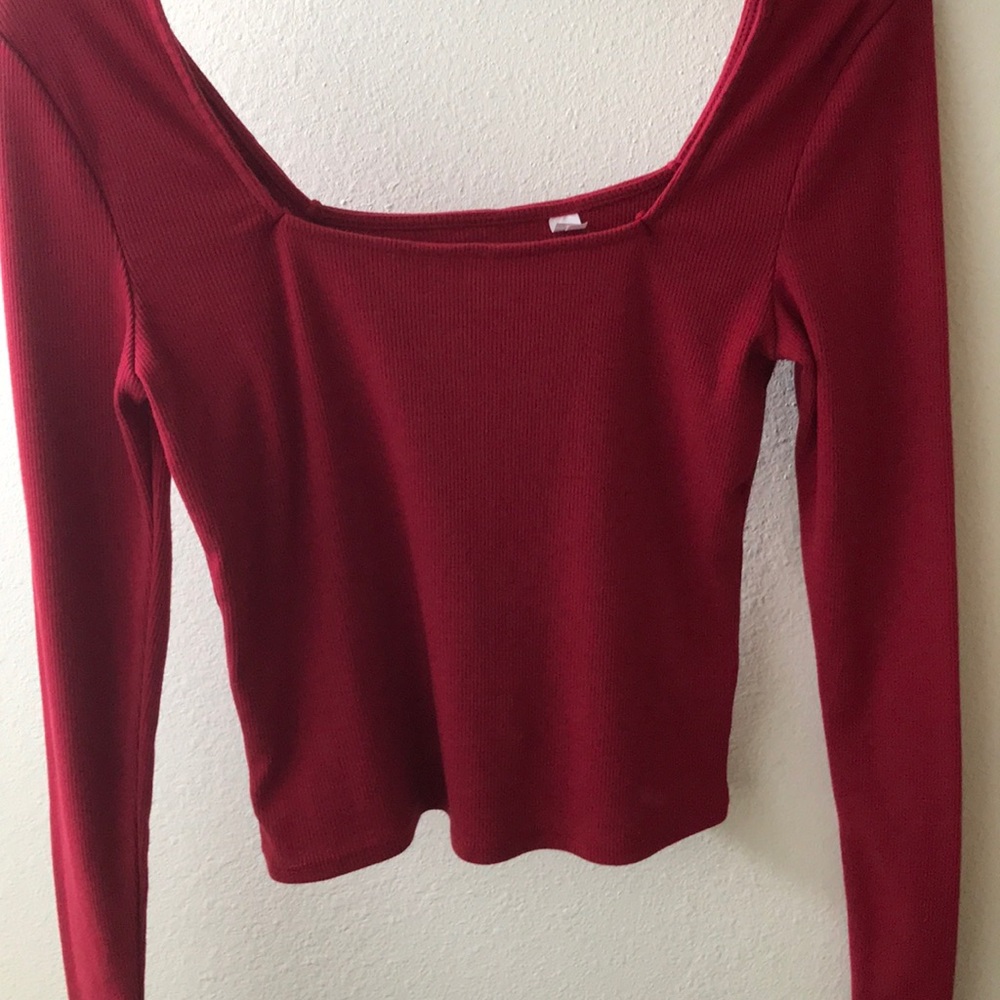 Red long sleeved cropped top